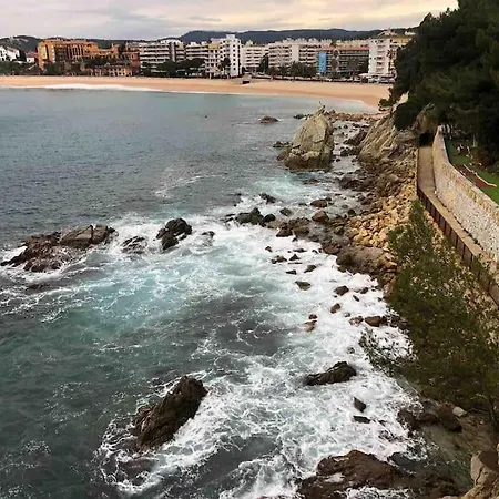 Precioso Apartamento Con 2 Piscinas, Playa Fenals *